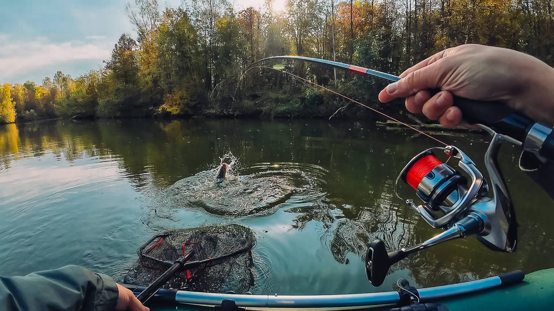 Не давала мне покоя эта речка, и вот что вышло.... Ловля сплавом осенью на малой реке [Пора ловить]

